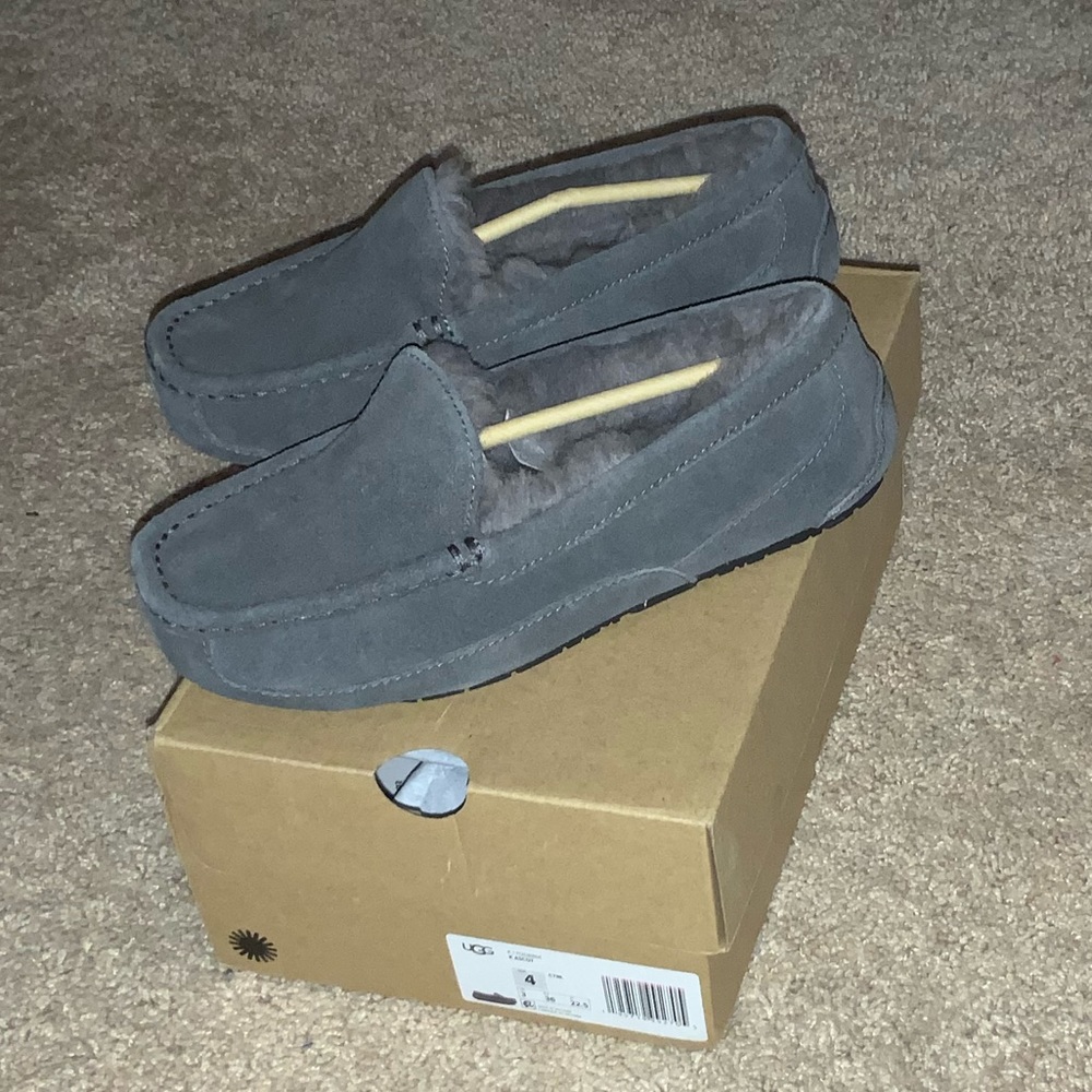 Ugg ascot slipper kids 4 women’s 6